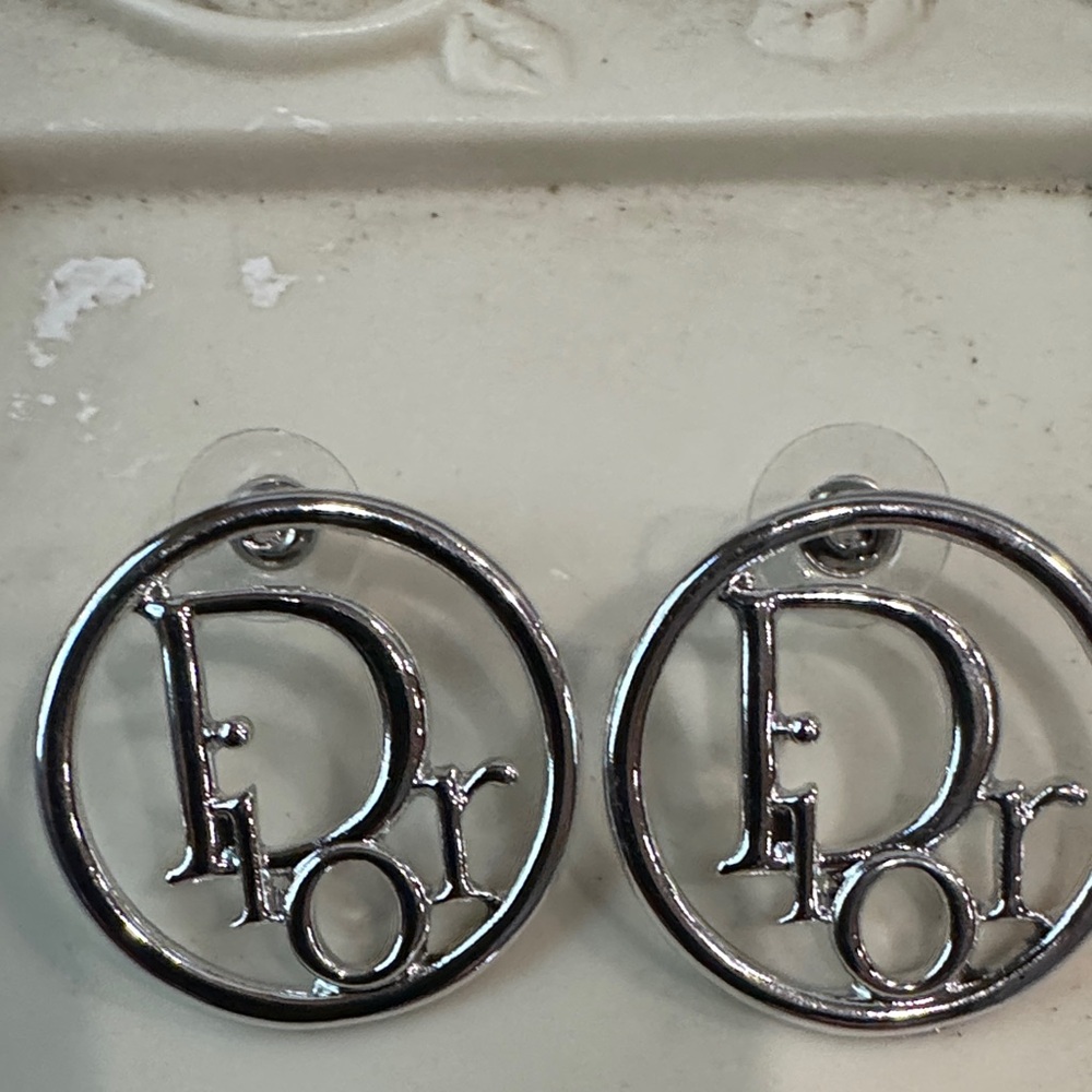 Silver Circle 'D' Logo Earrings - Silver